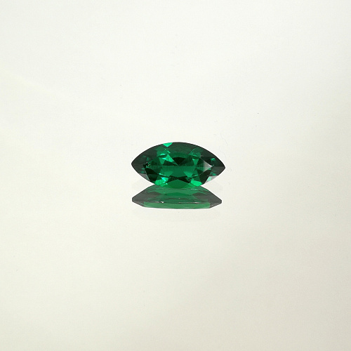 Изумруд гидротермальный, маркиз 10*5 мм