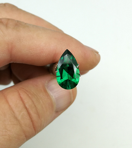 Изумруд гидротермальный, груша 14*8 мм