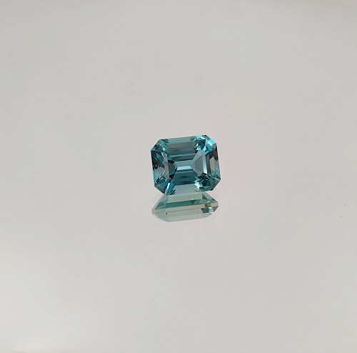 Топаз темно-голубой ашер 10*12 мм