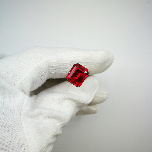 Рубин выращенный, октагон 10*12 мм