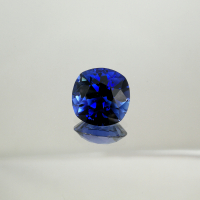 Сапфир выращенный, кушон 13*13 мм