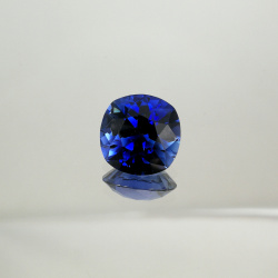 Сапфир выращенный, кушон 13*13 мм