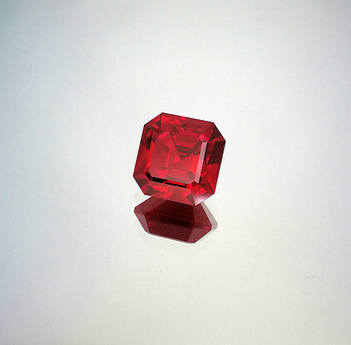 Рубин выращенный, ашер 10*10 мм