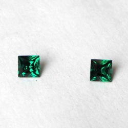 Изумруд гидротермальный, квадрат 5*5 мм