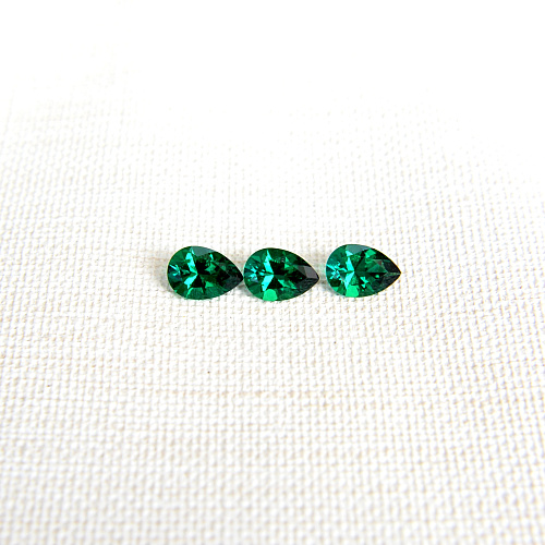 Изумруд гидротермальный, груша 9*6 мм