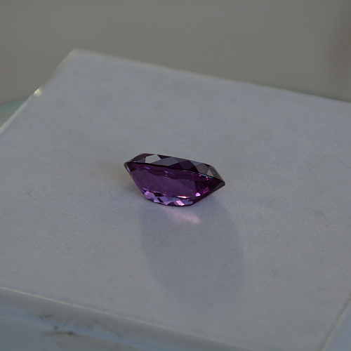 Корунд выращенный, овал 20*13 мм