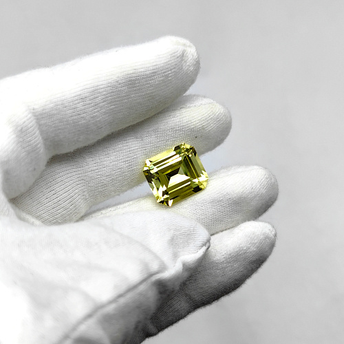 Сапфир желтый выращенный октагон 14*16 мм