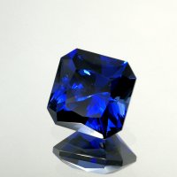 Сапфир выращенный, октагон, 12*12 мм