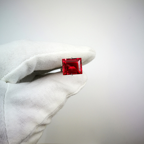 Рубин выращенный, багет 10*12 мм
