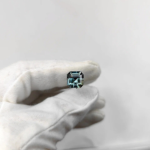 Топаз полихромный, ашер, 10*10 мм