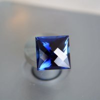 Сапфир выращенный, квадрат, 14*14 мм