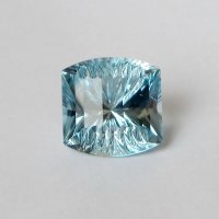 Топаз голубой, фантазийная огранка 20*20 мм