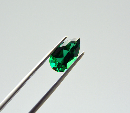 Изумруд гидротермальный, груша 14*8 мм