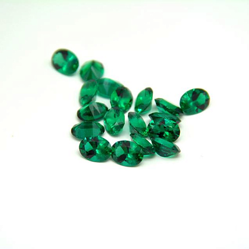 Изумруд гидротермальный, овал, 7*5 мм