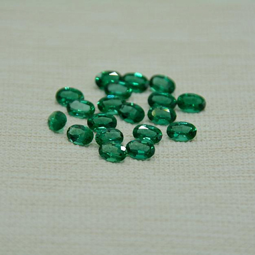 Изумруд гидротермальный, овал, 6*4 мм