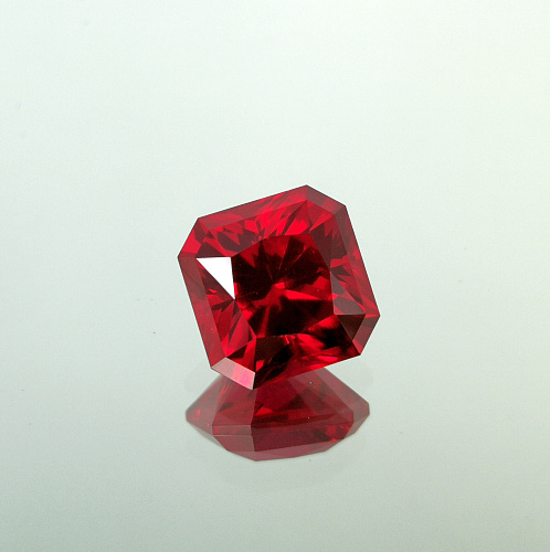 Рубин выращенный, октагон 10*10 мм