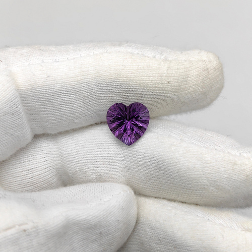 Аметист сердце фантазийное 10*10 мм