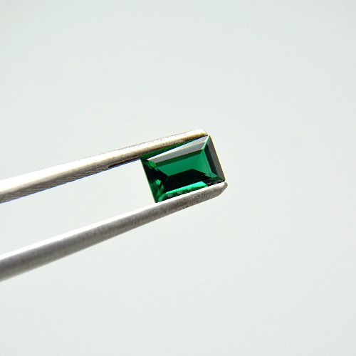 Изумруд гидротермальный, багет 6*4 мм