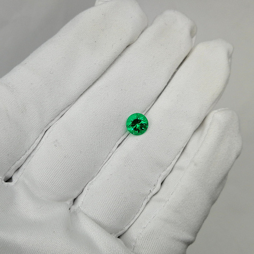 Изумруд колумбийский гидротермальный круг 8 мм