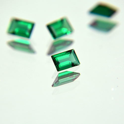 Изумруд гидротермальный, багет 6*4 мм