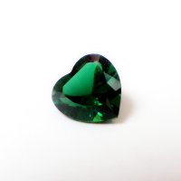 Изумруд гидротермальный, сердце 8*8 мм
