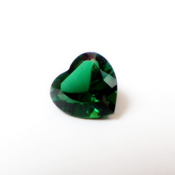 Изумруд гидротермальный, сердце 8*8 мм