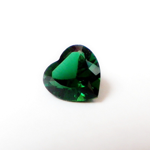 Изумруд гидротермальный, сердце 8*8 мм