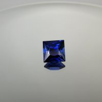 Сапфир выращенный, квадрат принцесса, 14*14 мм