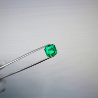 Изумруд колумбийский гидротермальный ашер 10*10 мм