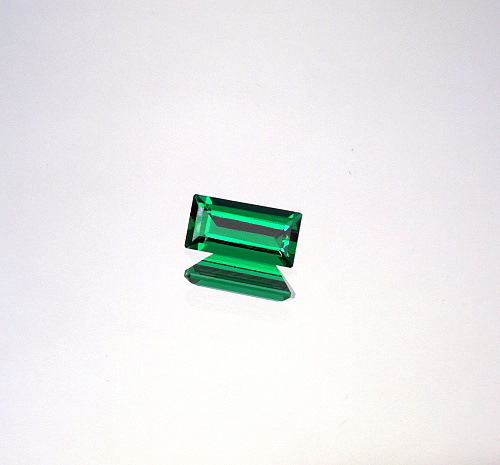 Изумруд гидротермальный, багет 5*10 мм