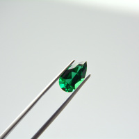 Изумруд гидротермальный, груша 10*6 мм