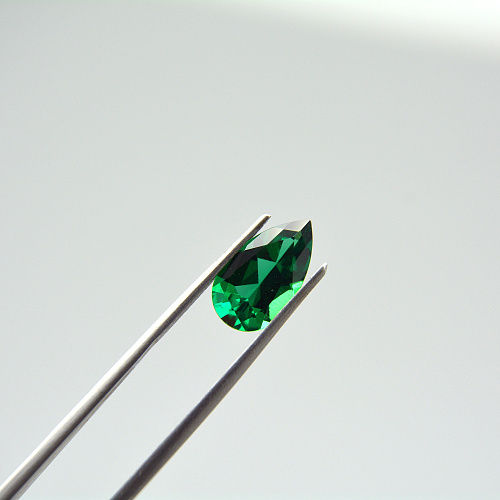 Изумруд гидротермальный, груша 10*6 мм