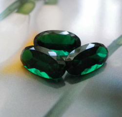 Изумруд гидротермальный, овал, 8*15 мм