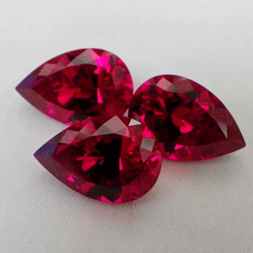 Рубин выращенный, груша 10*15 мм