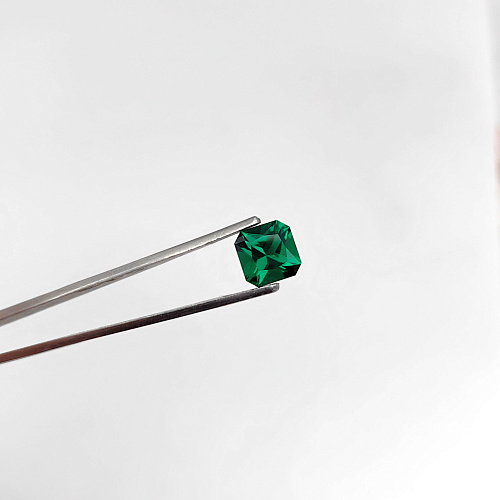 Изумруд гидротермальный, октагон 8*8 мм