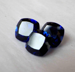 Сапфир выращенный, кушон, 10*10 мм