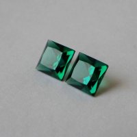 Изумруд гидротермальный, квадрат 6*6 мм