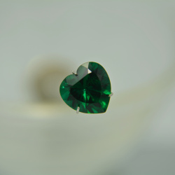 Изумруд гидротермальный, сердце 10*10 мм